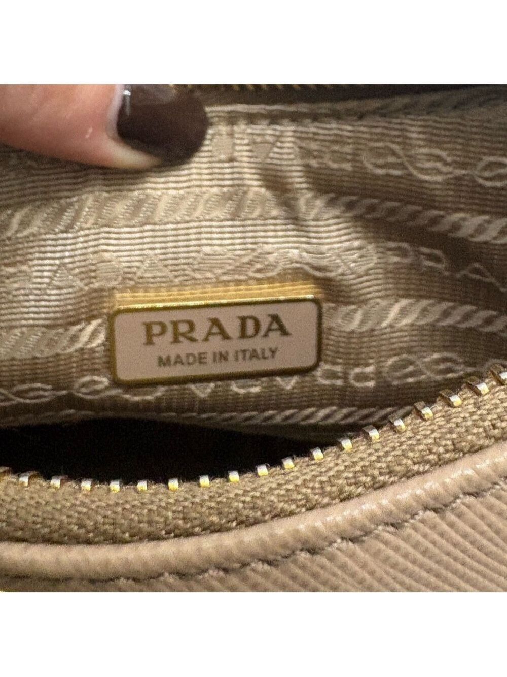 Prada Saffiano Re edition 2005 - Picture 2 of 16